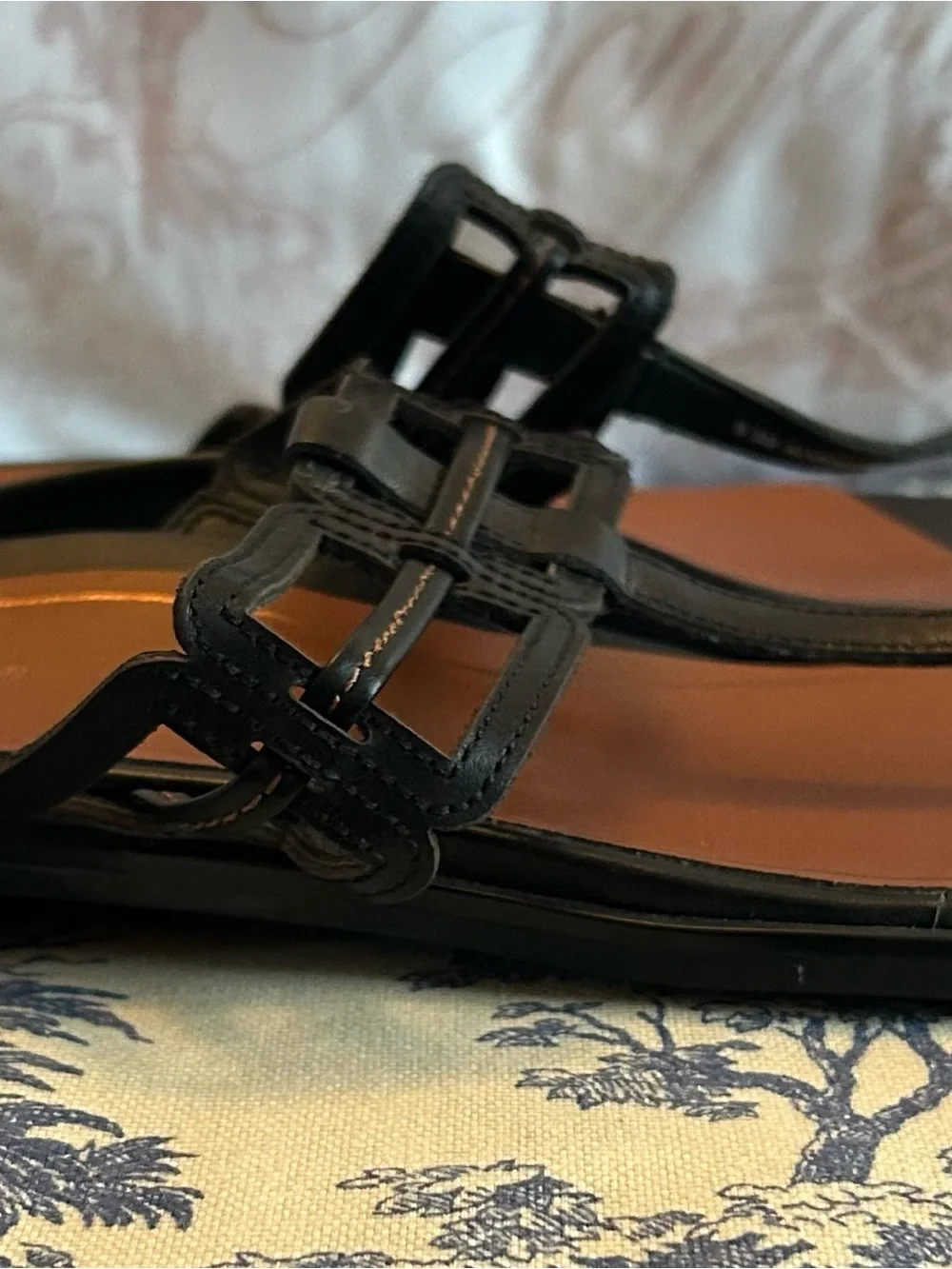 Vionic Alvana Black Leather Toe Post Sandals Orthotic Comfort Size 9.5